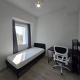 남자만 Eglinton & Victoria Park 베란다 달린 작은방 (월 $800) -